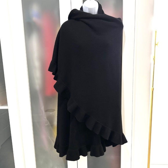 Black Cashmere Ruffled Edge Cape Cashmere from Saks Fifth Ave 140" Sweep! - Picture 2 of 7